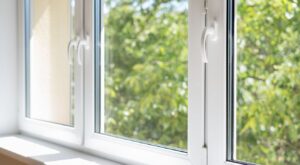 Il Futuro è Sostenibile: Perché il PVC Moderno è una Scelta Ecologica per la Tua Casa (e Come Viene Riciclato)