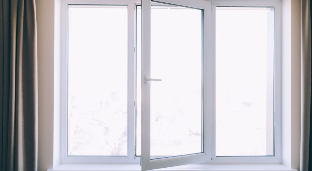 Scorrevoli o a Battente con Vasistas Integrato