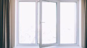 Scorrevoli o a Battente con Vasistas Integrato? Guida alla Scelta del Tipo di Finestra in PVC Perfetto per Ogni Stanza