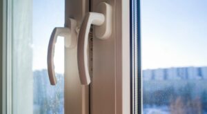 Sostituzione Infissi in Condominio: Regole per il Decoro Architettonico